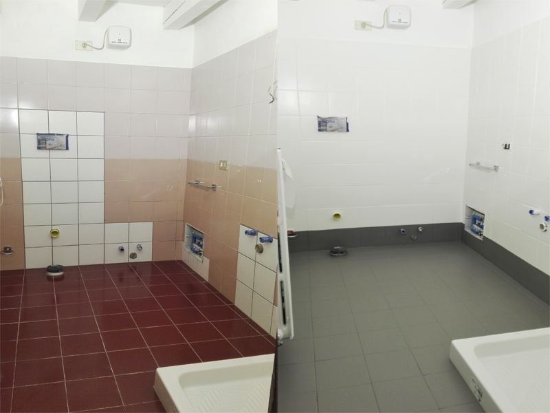 prima-dopo Pavimento e rivestimento in microresina colorata - Ristrutt. appartamento Veronetta VR